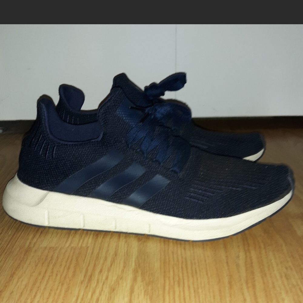 Adidas Swift Run Collegiate Navy. Almost New. Men's 9.5. No original box.
